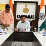 बरसाती मौसम से पहले नालों और सीवरों की सफाई सुनिश्चित करें अधिकारी: डीसी